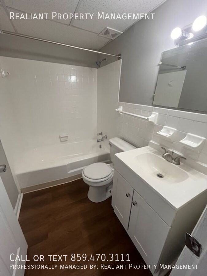 208 Lakeshore Dr #10 - Photo 5 of 10