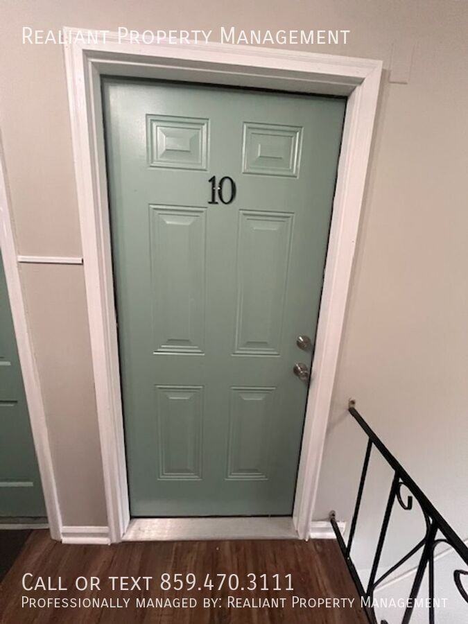 208 Lakeshore Dr #10 - Photo 4 of 10