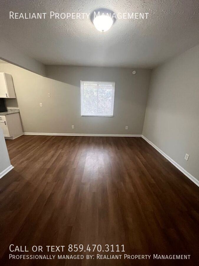 208 Lakeshore Dr #10 - Photo 3 of 10