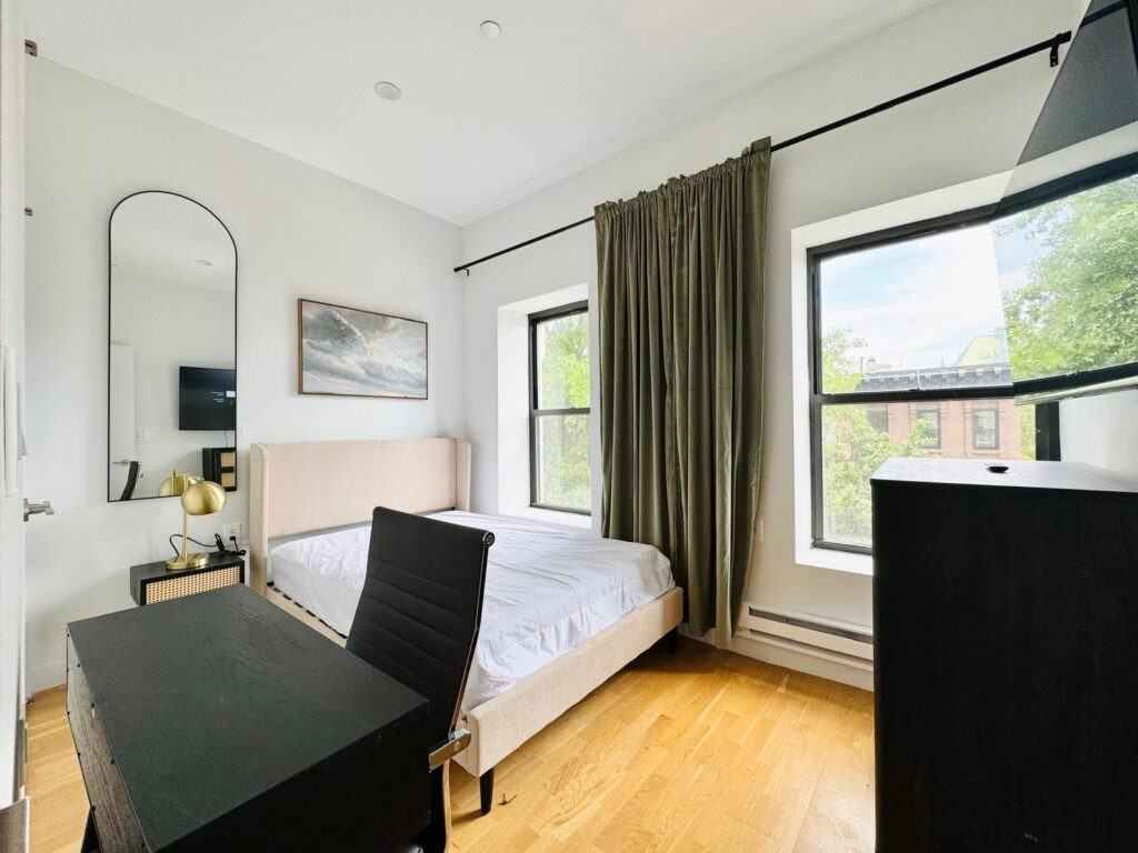 251 DeKalb Avenue #674