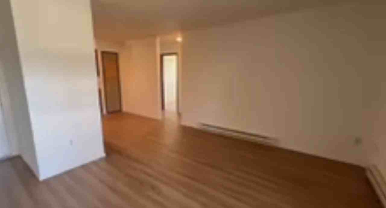 5910 Southeast 41st Avenue - Photo 7 of 14