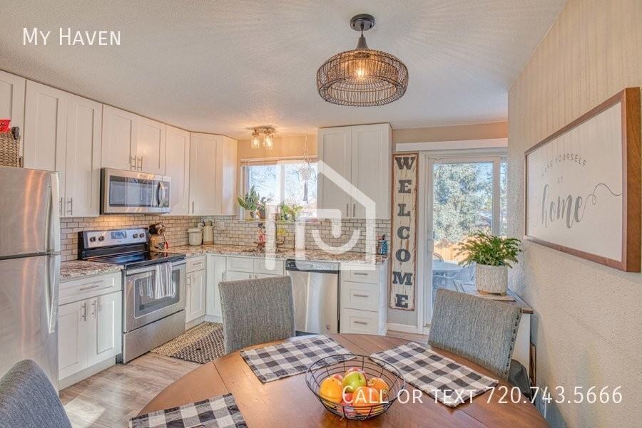 15169 E Columbia Dr - Photo 2 of 21