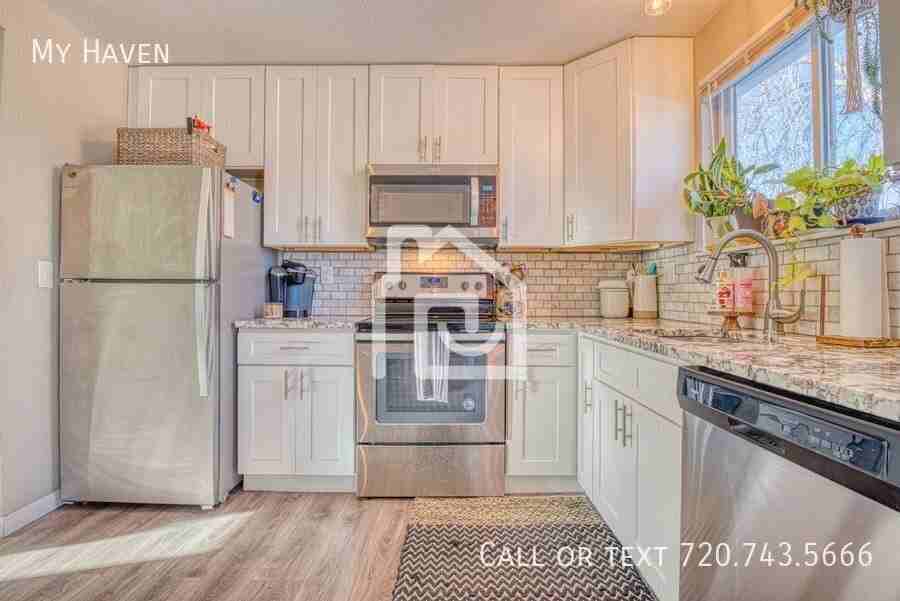 15169 E Columbia Dr - Photo 3 of 21