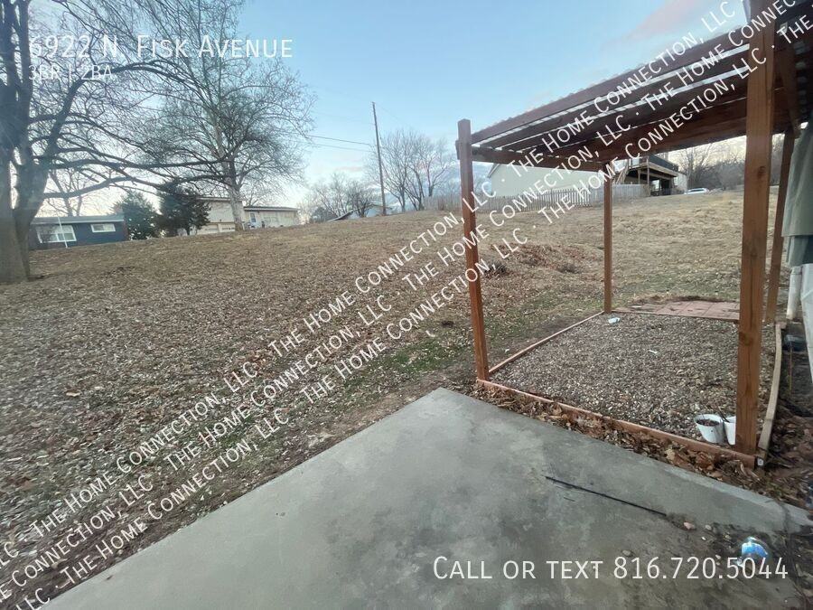 6922 N Fisk Ave - Photo 5 of 15