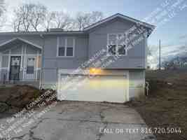 featured image of 6922 N Fisk Ave