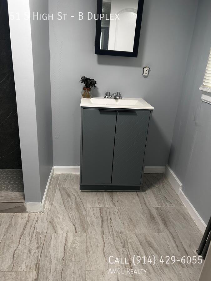 51 S High St - Photo 4 of 8