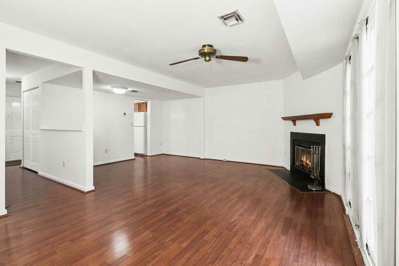 503 Barrington Ct - Photo 5 of 30