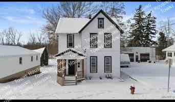 featured image of 30 Cedar St #UPPER