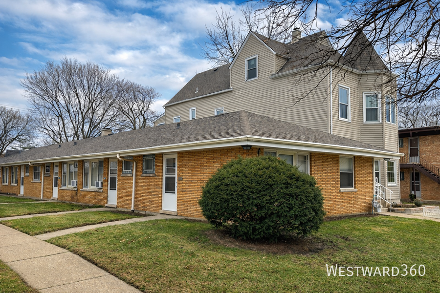 12413 Maple Ave #5 - Photo 2 of 9