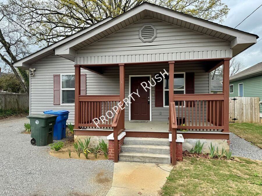 1005 S Hickory St - Photo 5 of 28