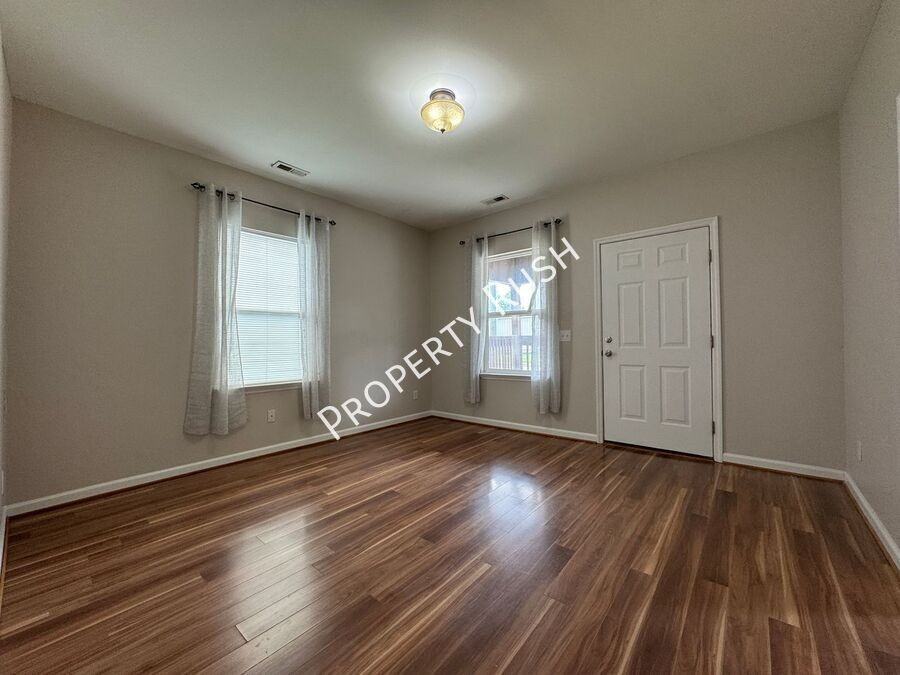 1005 S Hickory St - Photo 7 of 28