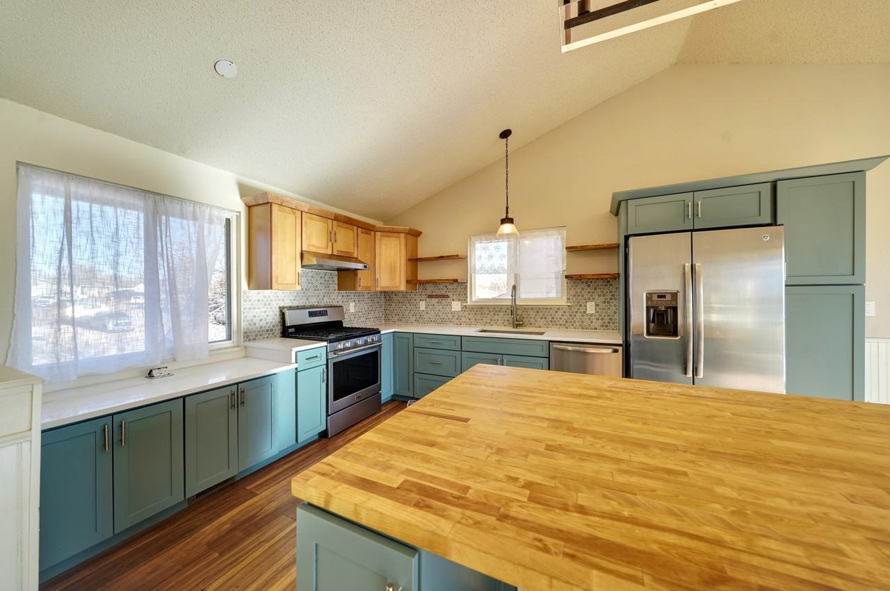 4450 Mcgrew Cir - Photo 2 of 25