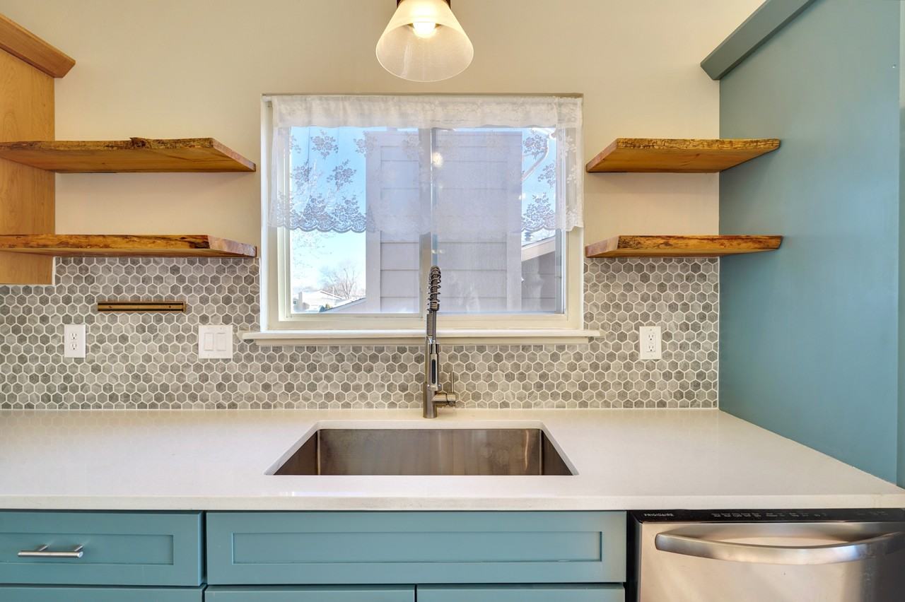 4450 Mcgrew Cir - Photo 6 of 25