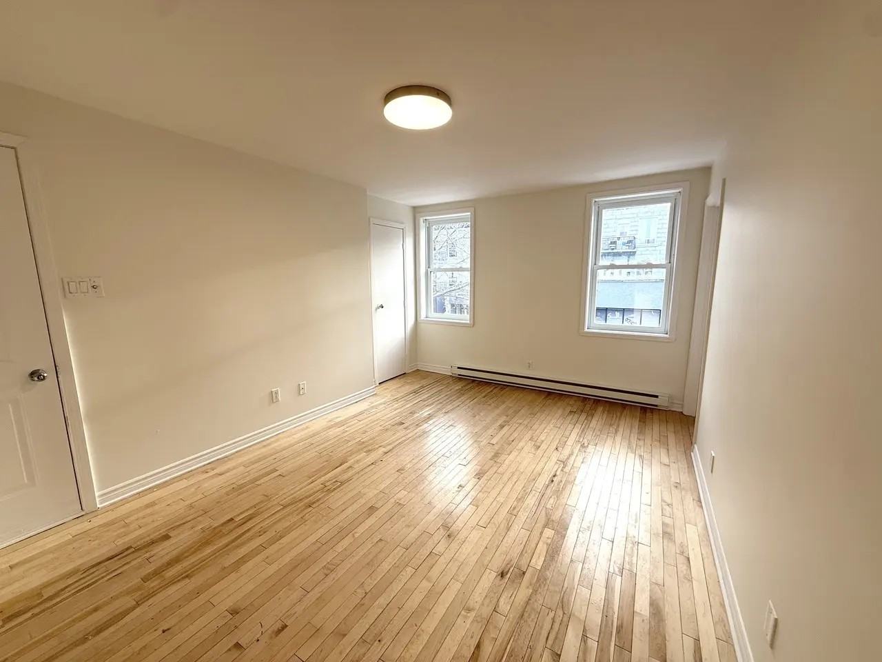 4557 Avenue Papineau - Photo 5 of 11