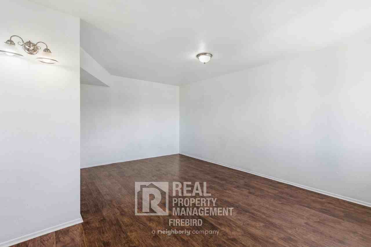 45 N Phyllis #209 - Photo 5 of 18