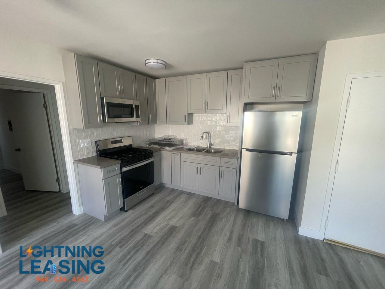 13254 Vanowen St #209D - Photo 6 of 8