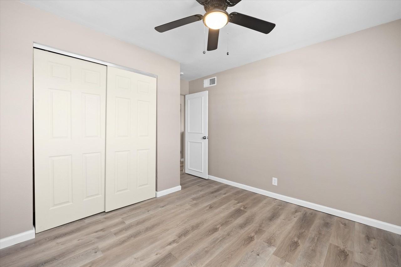 11 Manor Dr #1 - Photo 7 of 12