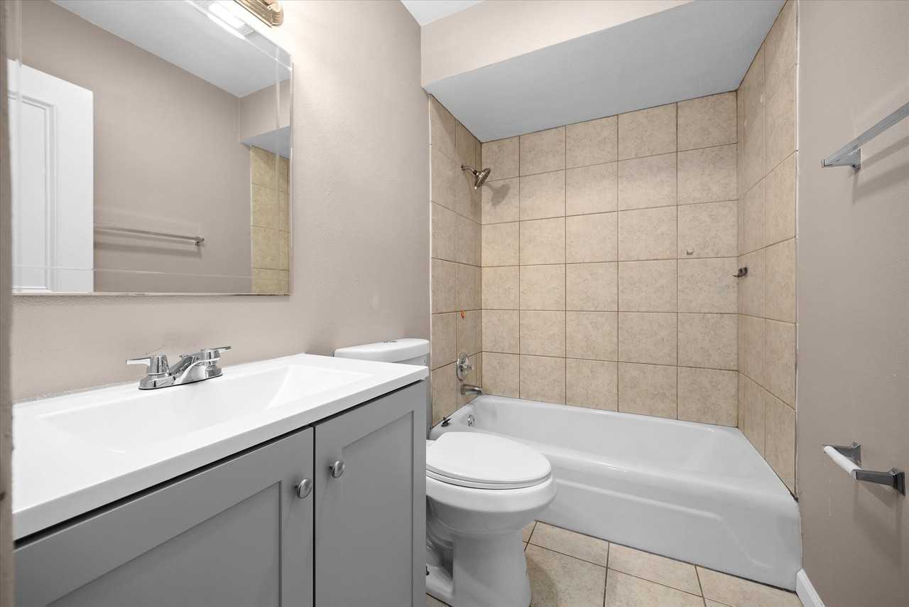 12 Manor Dr #2 - Photo 6 of 13