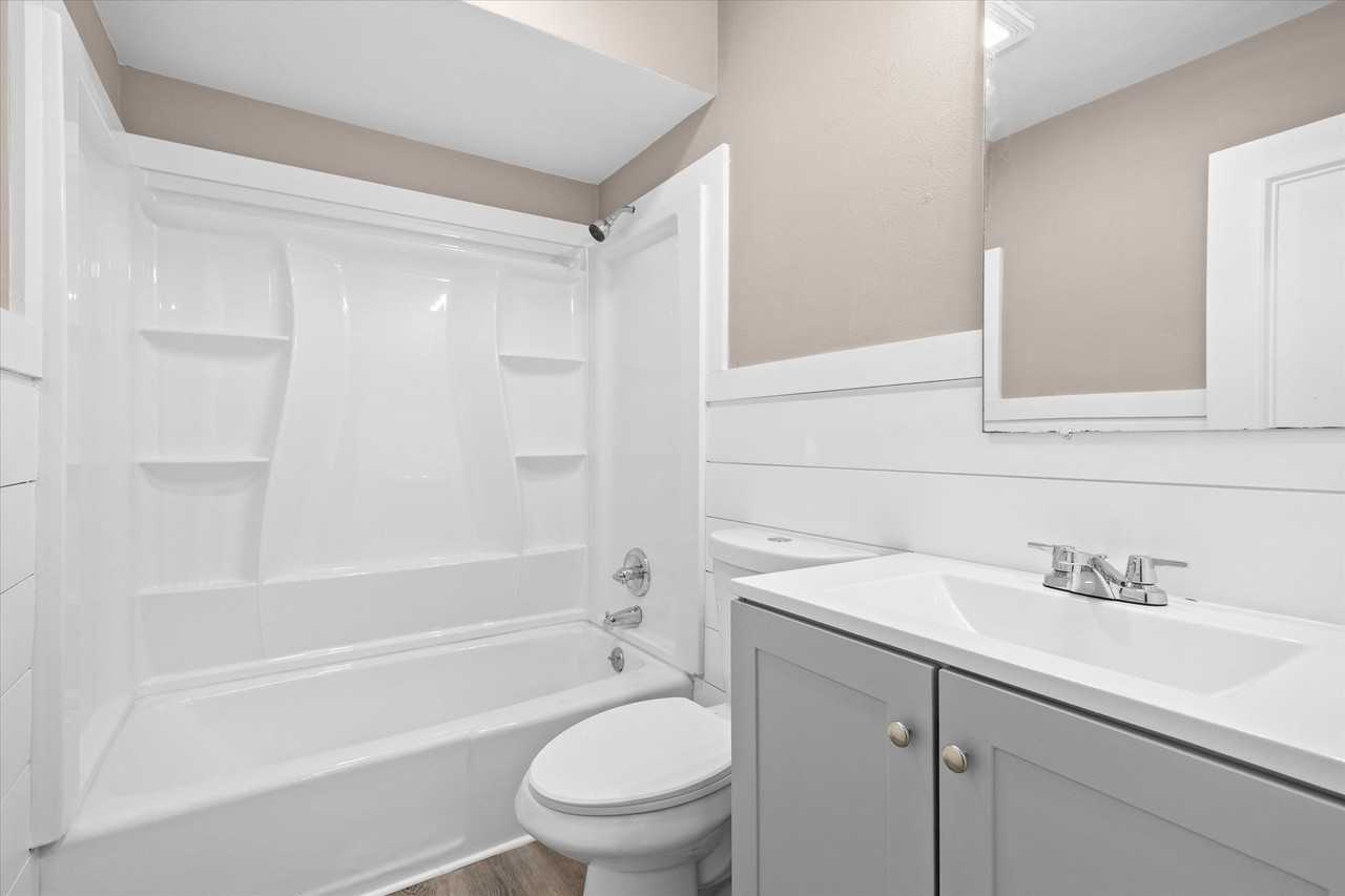 18 Manor Dr #2 - Photo 3 of 13