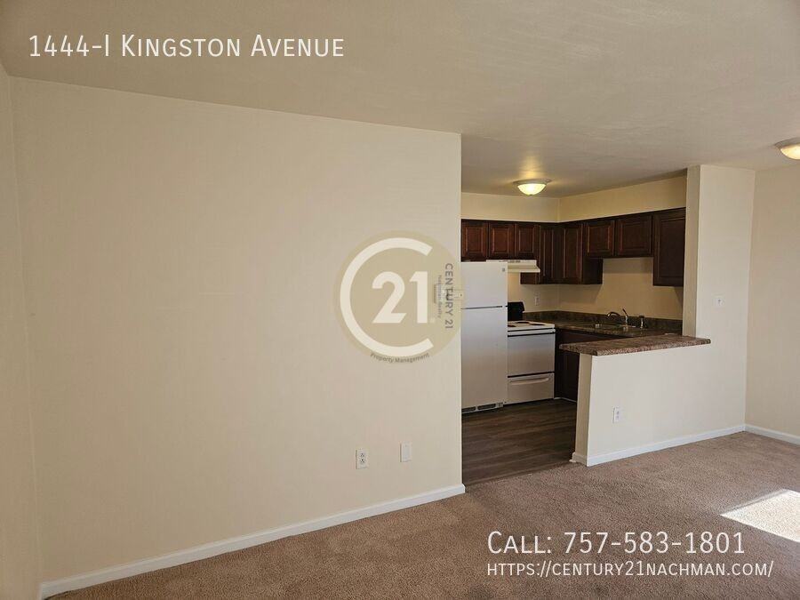 1444 Kingston Ave Apt I - Photo 4 of 13