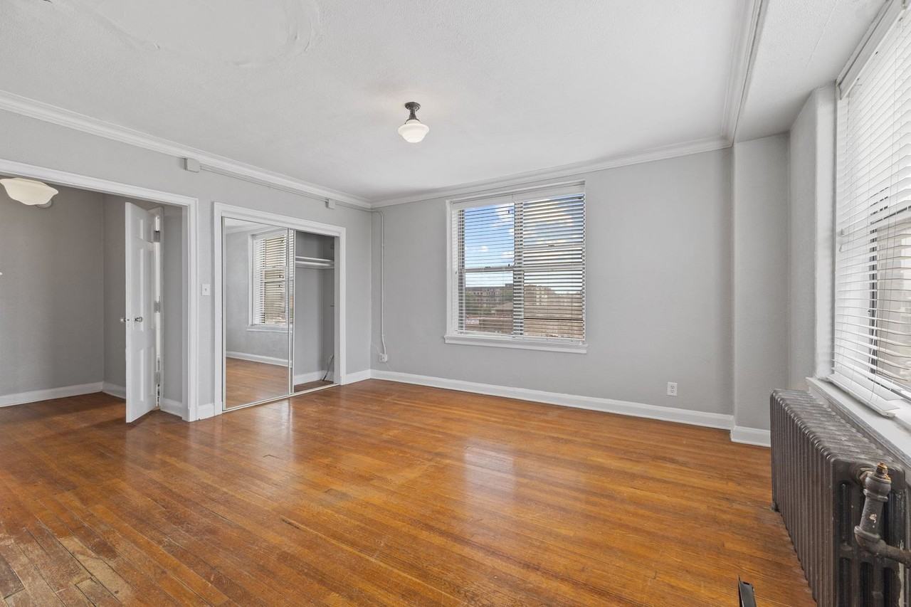 28 E 16th St #208 - Photo 3 of 13