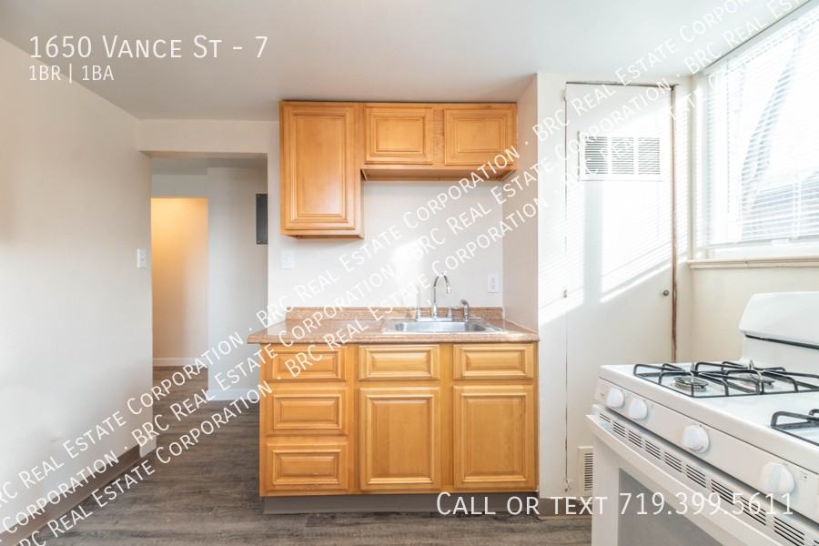 1650 Vance St #7 - Photo 7 of 8