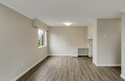 Woodridge Manor Apartments - Photo 6 of 17