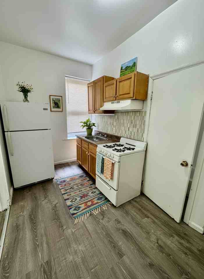 7020 Woodland Ave #C - Photo 3 of 10