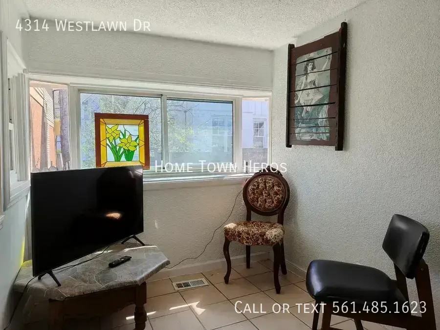 4314 Westlawn Dr - Photo 6 of 19