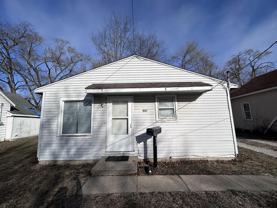 907 Maple St - Photo 1 of 1