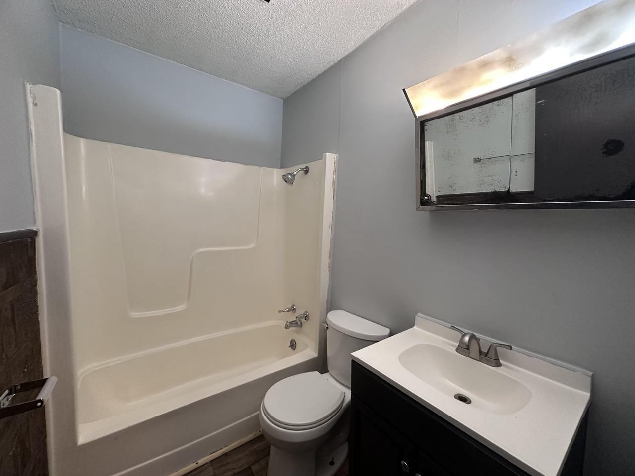 907 Maple St - Photo 4 of 15