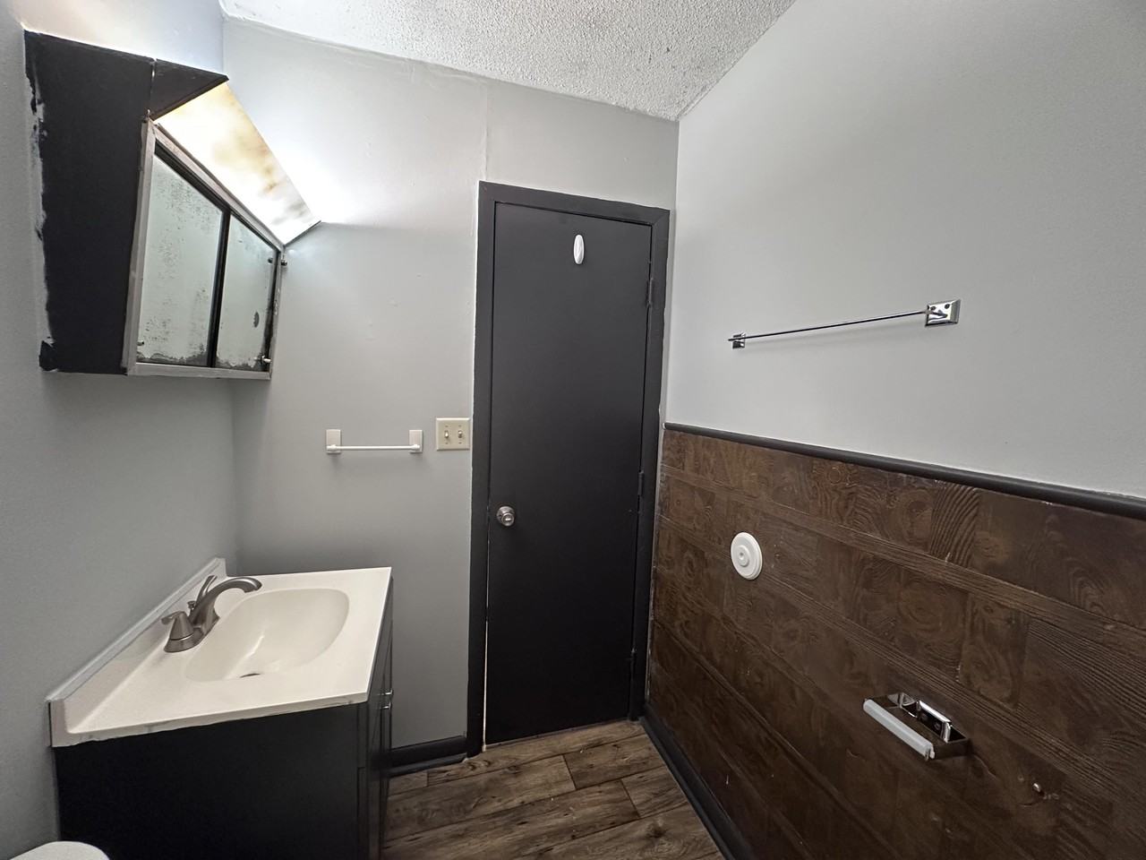 907 Maple St - Photo 5 of 15