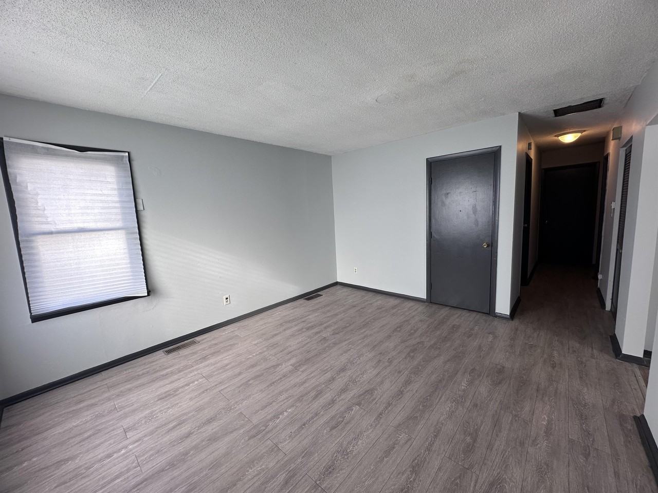 907 Maple St - Photo 6 of 15