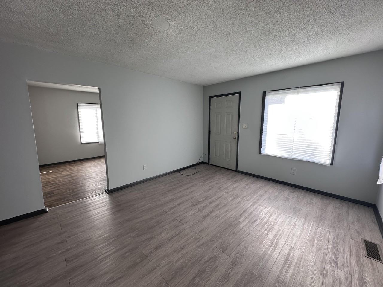 907 Maple St - Photo 7 of 15