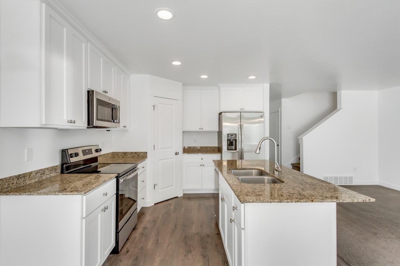 1158 S 1740 W #1 - Photo 7 of 32