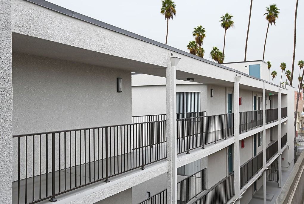 Windsor Court - Photo 5 of 21