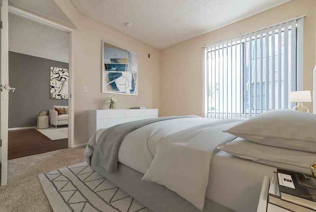 Windsor Court - Photo 7 of 21