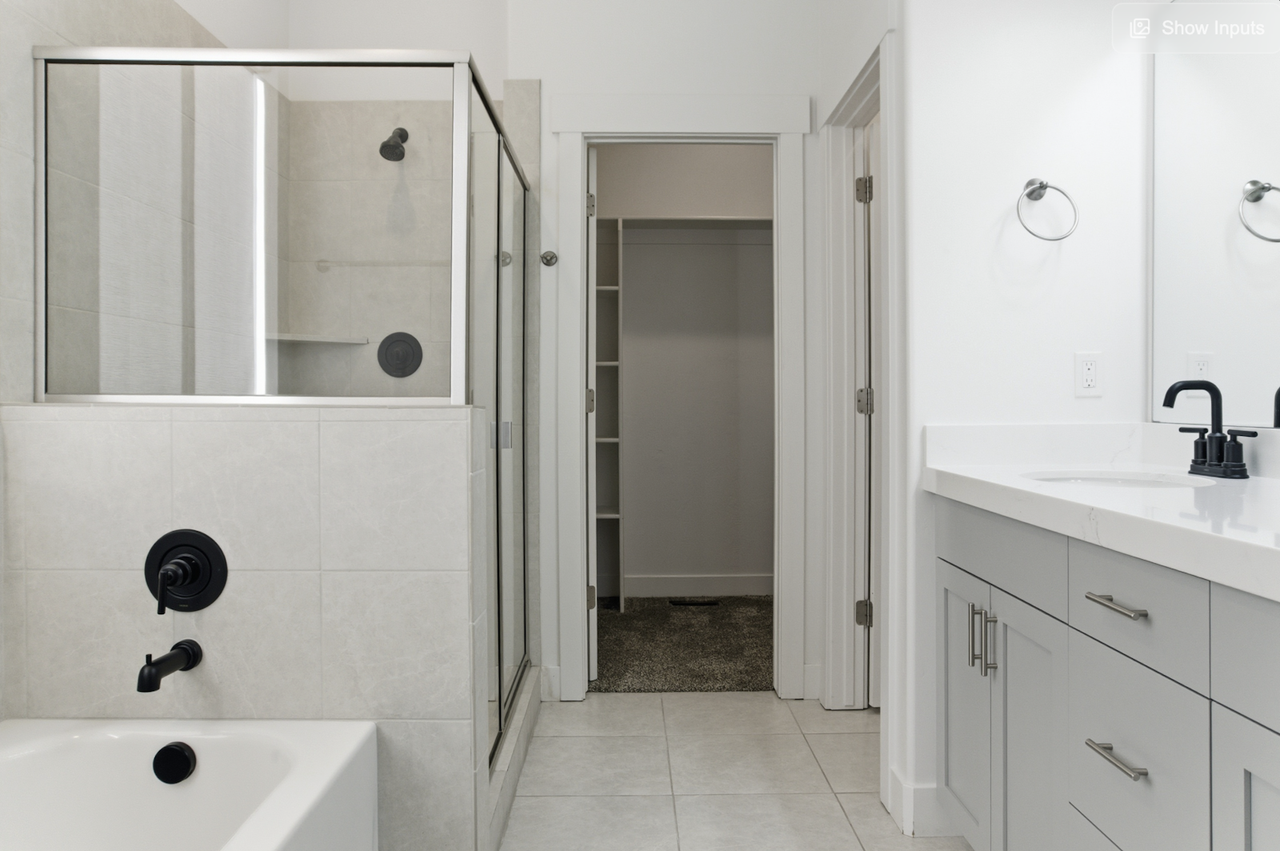 193 300 East, Unit B - Photo 2 of 15