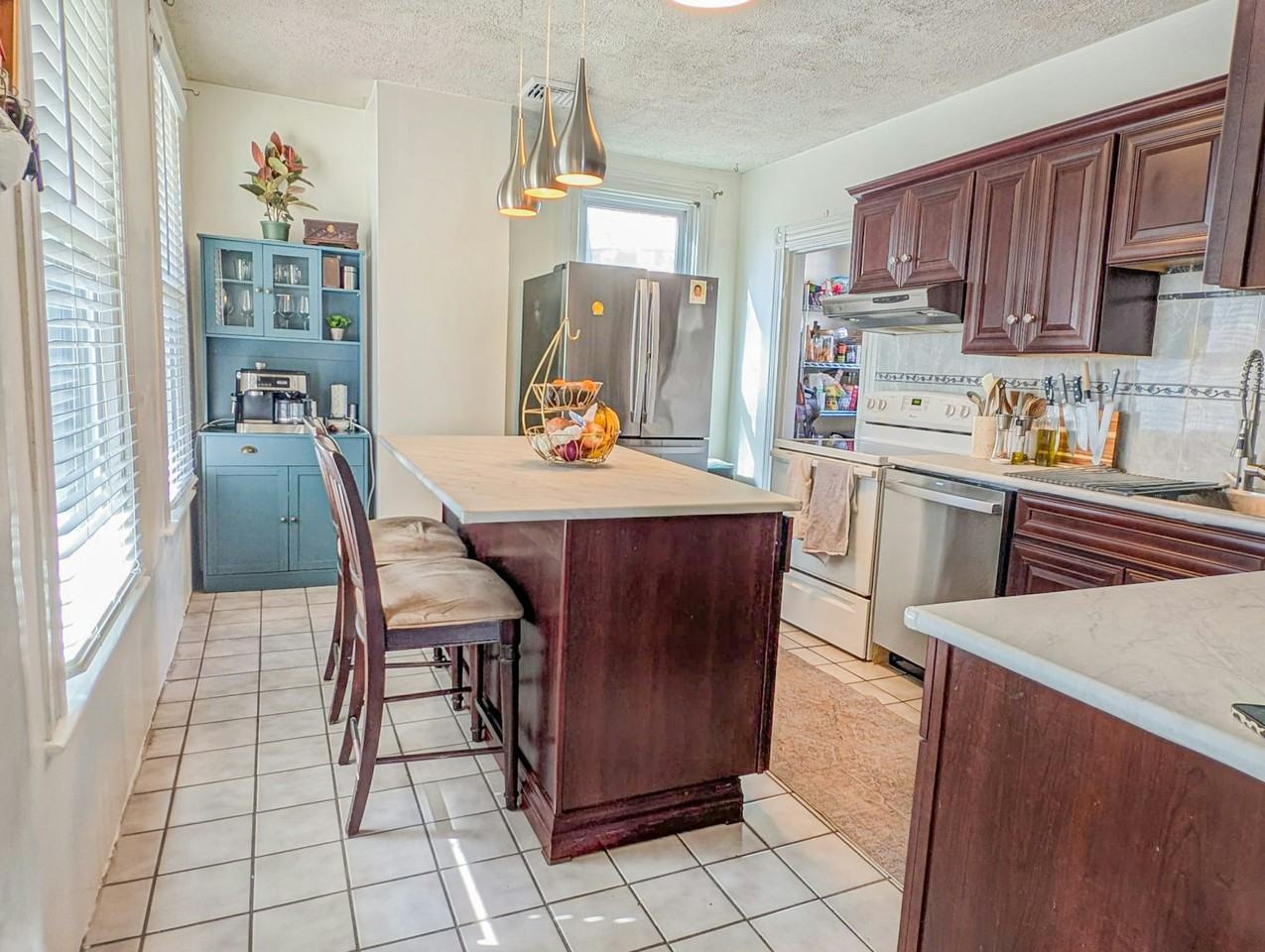 15 Rosseter Street - Photo 4 of 16