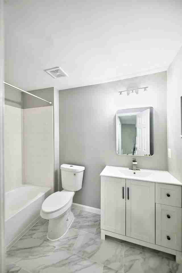 21749 Tottenham Hale Ct, Unit Basement - Photo 6 of 8