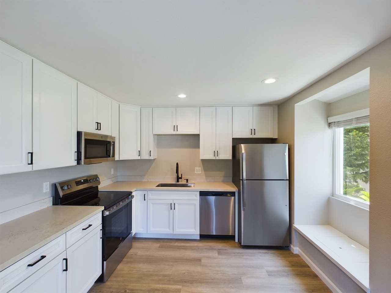 The Gemma - Photo 2 of 34