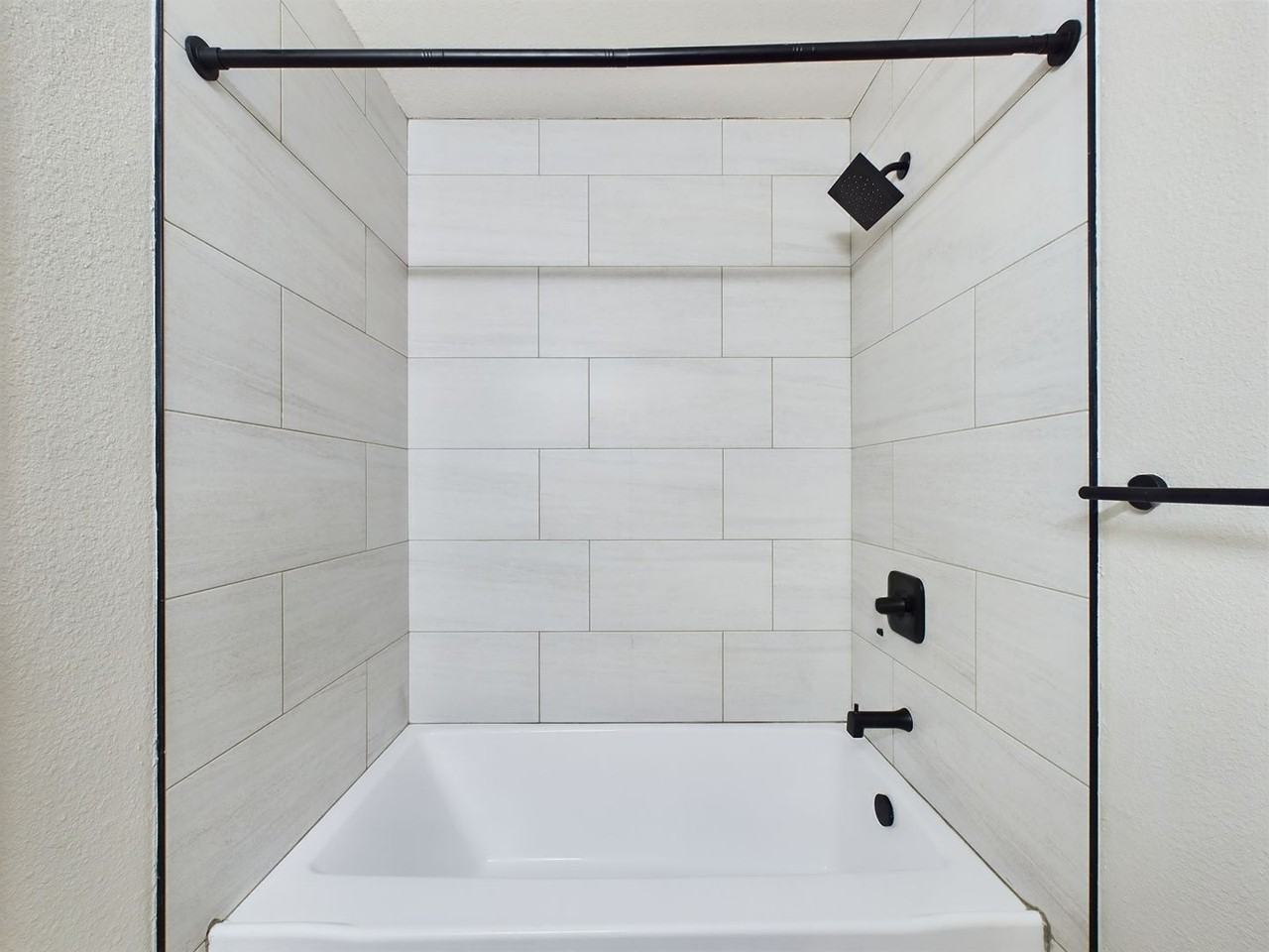 The Gemma - Photo 7 of 34