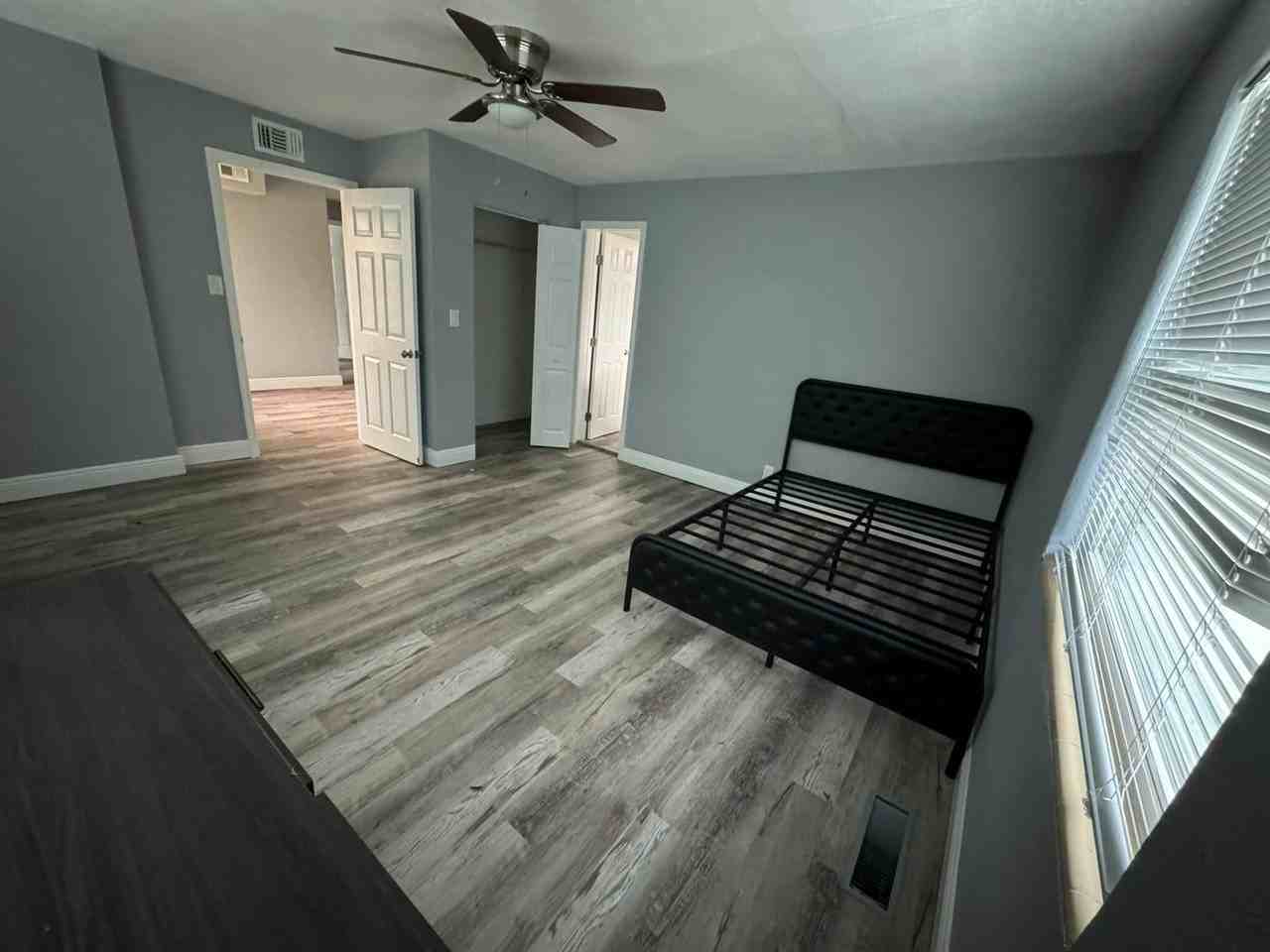 641 Fremont Avenue - Photo 3 of 25