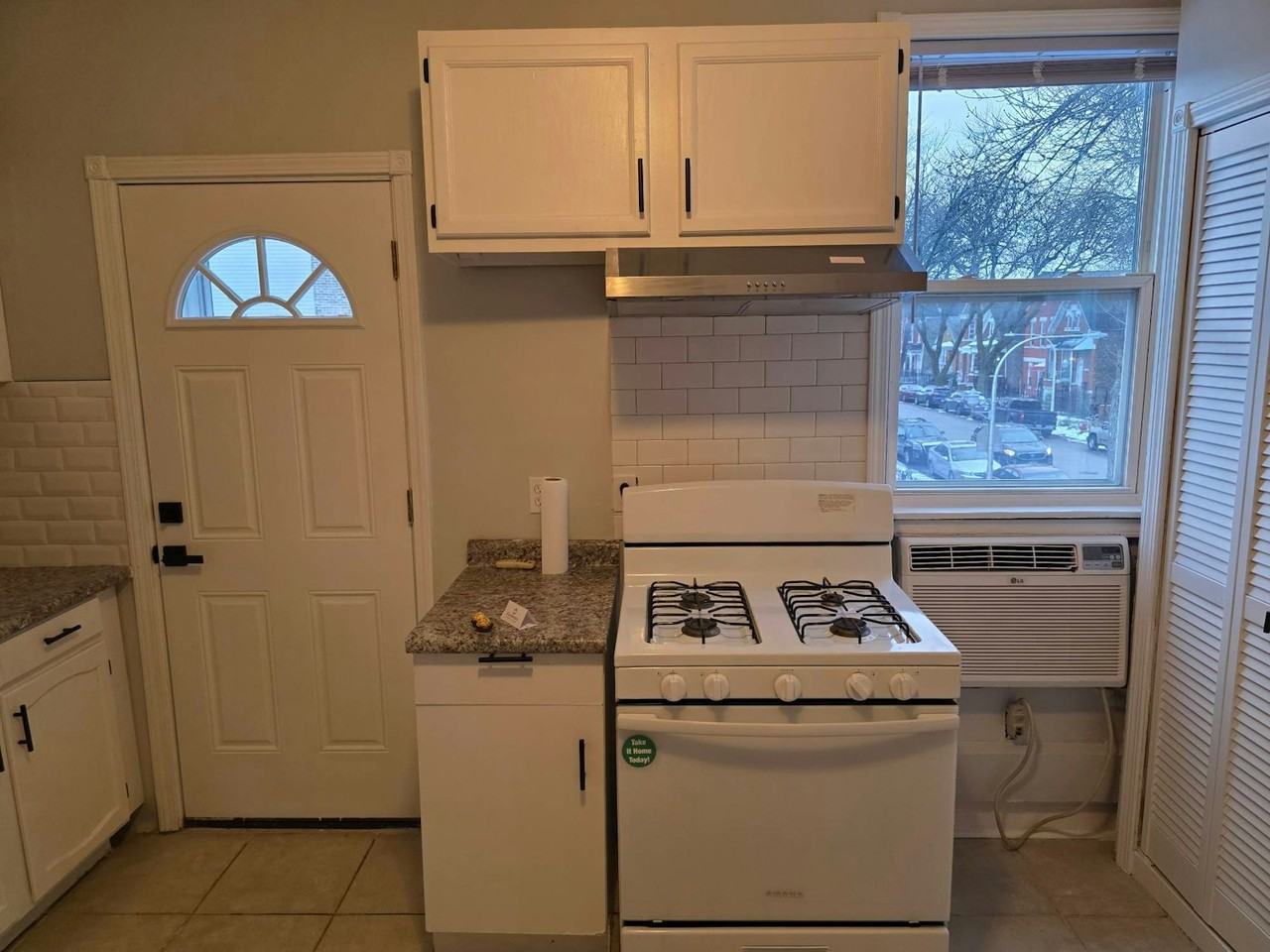 3611 S Wood St, Unit 2F - Photo 4 of 21