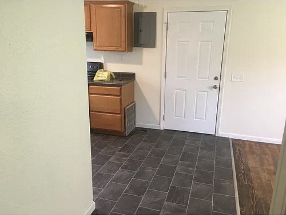 106 E Hunter Cir , Unit 106 - Photo 3 of 15