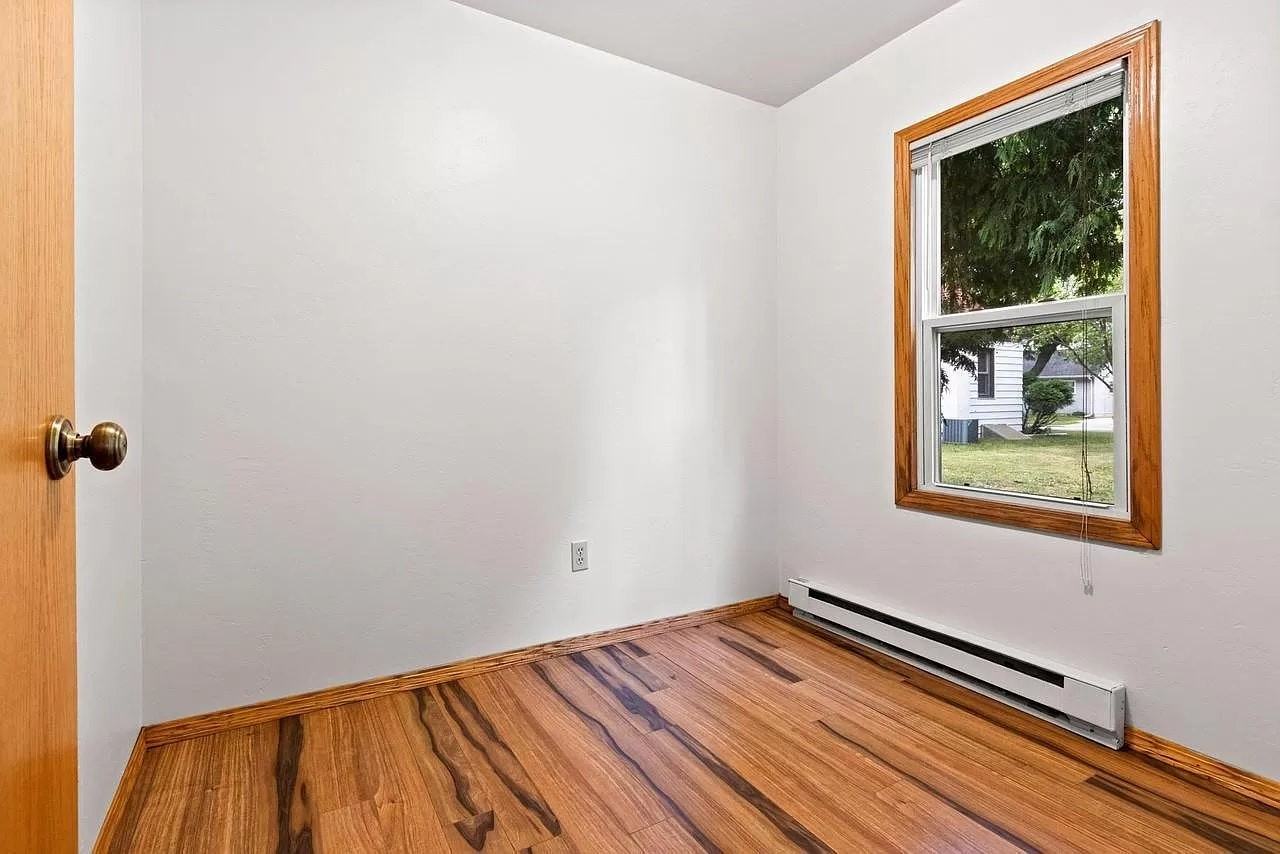 1212 S Oakland Ave - Photo 4 of 27