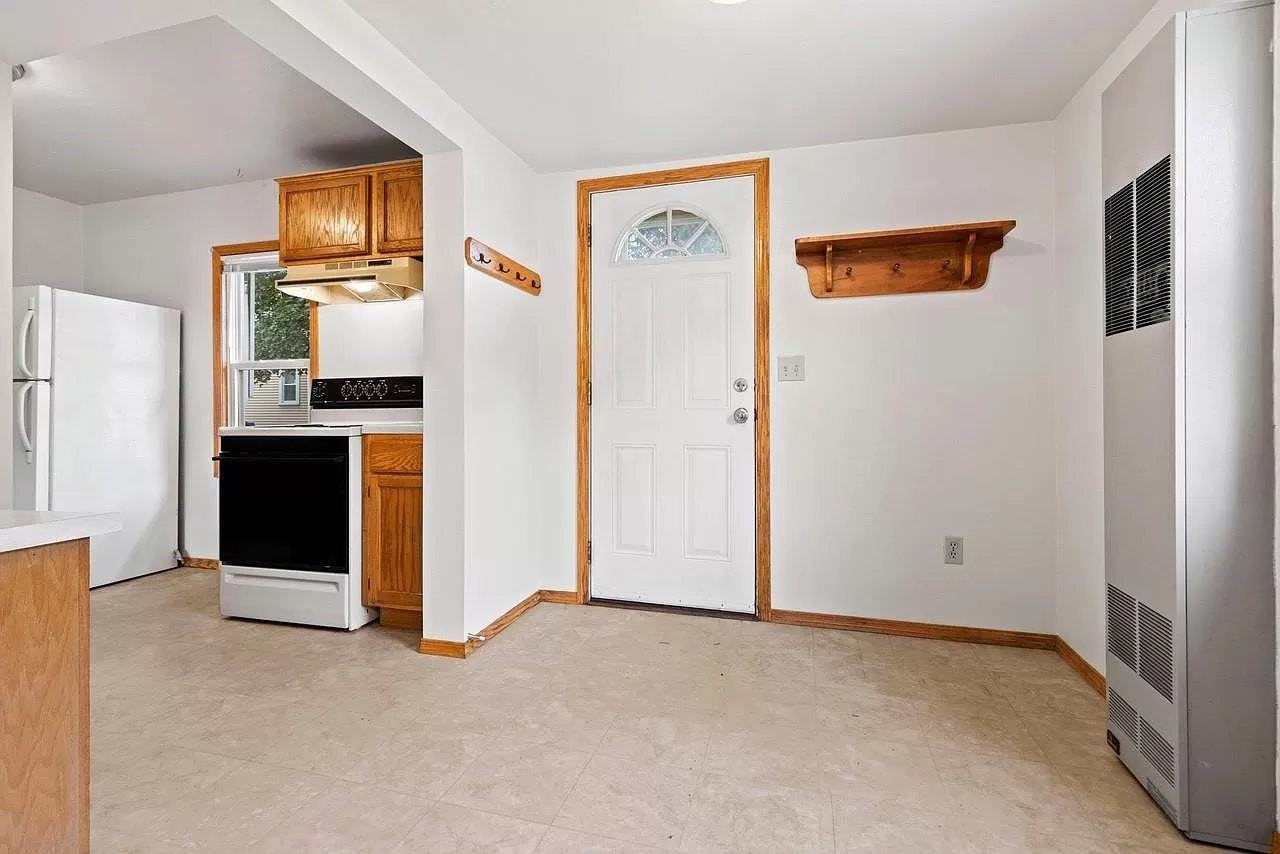 1212 S Oakland Ave - Photo 5 of 27