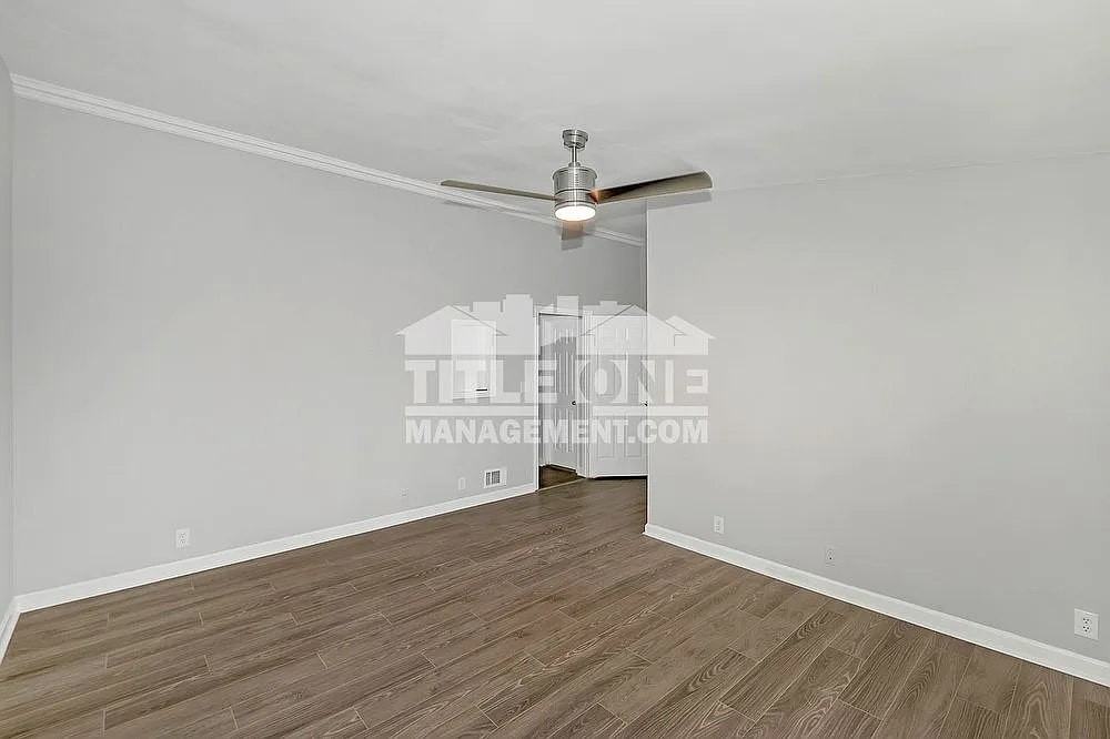 3860 Hanover Ct - Photo 2 of 31