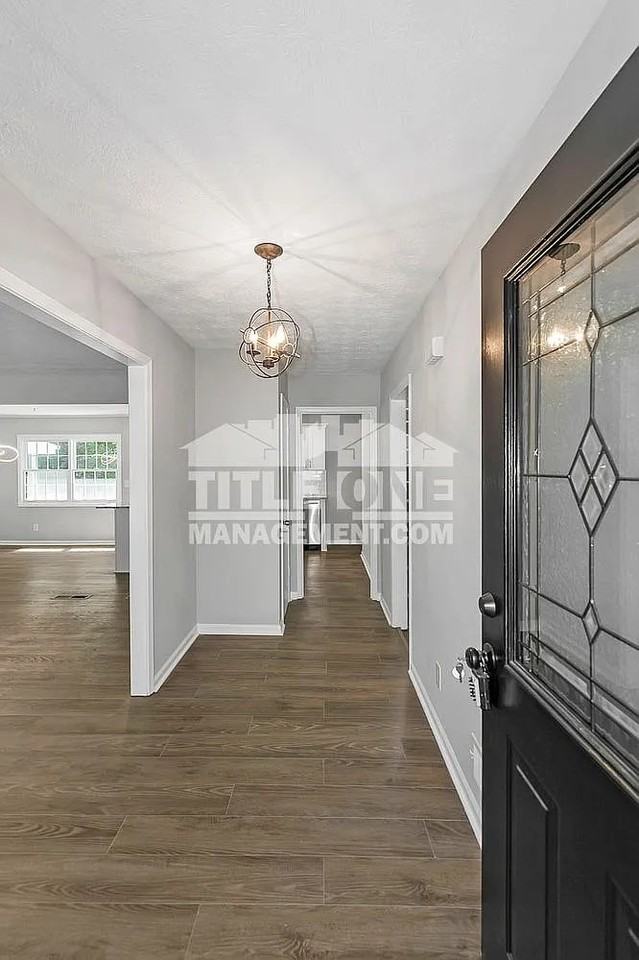 3860 Hanover Ct - Photo 5 of 31