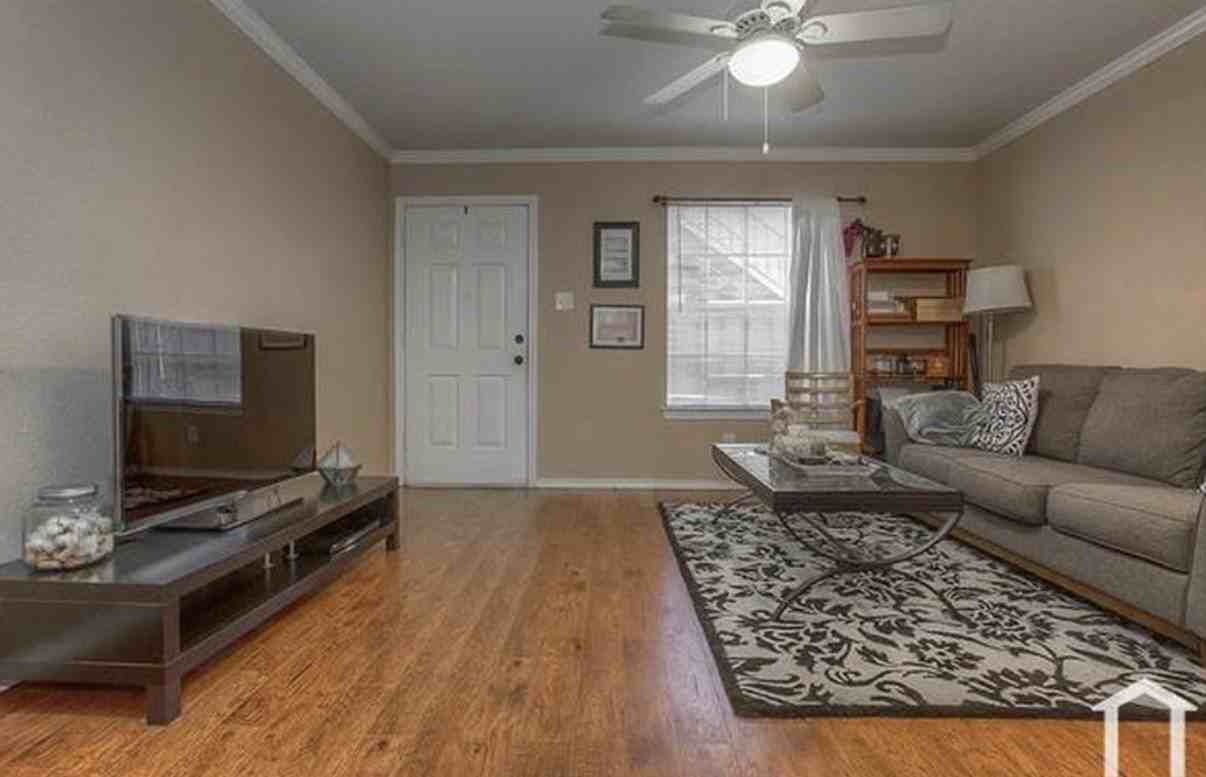 3432 West 4th Street, Unit 4 - Photo 3 of 8